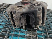 Zacisk przód prawy Opel Vivaro 2.5 cdti