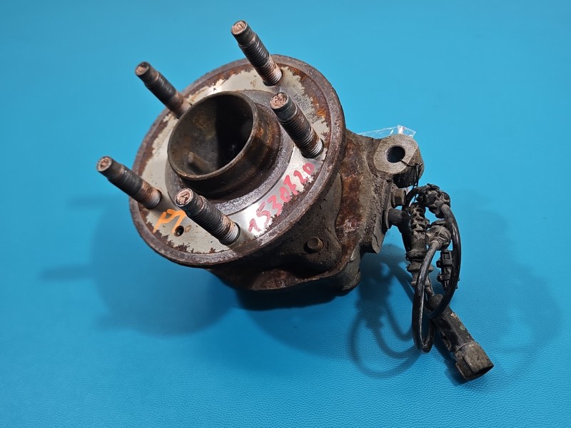 Piasta koła tył prawa zwrotnica łożysko Opel Astra V K 1.4 T (LE2)