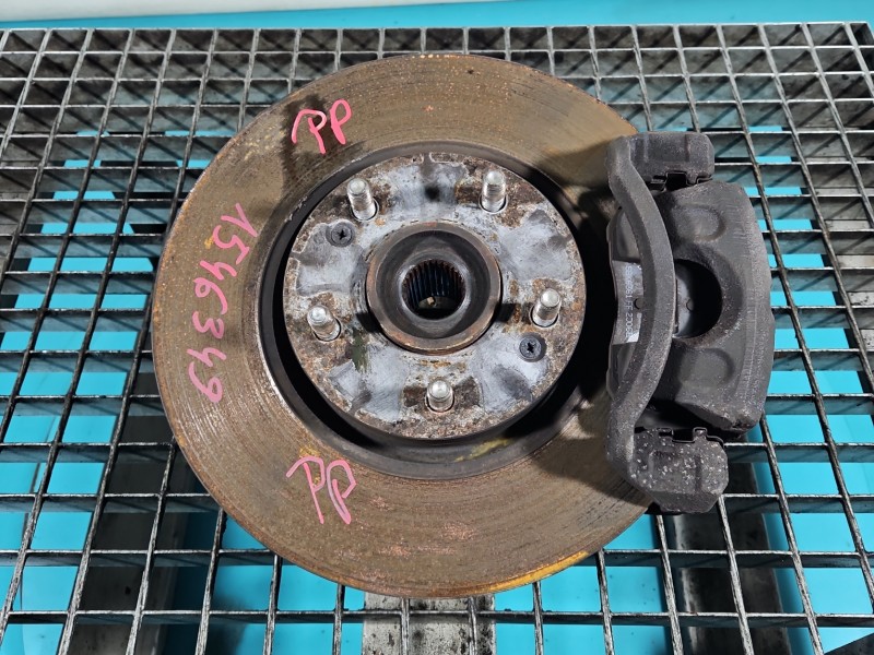 Zwrotnica prawa piasta przód 2.0 crdi Kia Sportage III 10-15