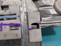 Podnośnik przód prawy Citroen C3 II 09-16 CITROEN, Pęknięcie przy mechanizmie podnoszenia mocującej szybę 2 PIN 5d HB