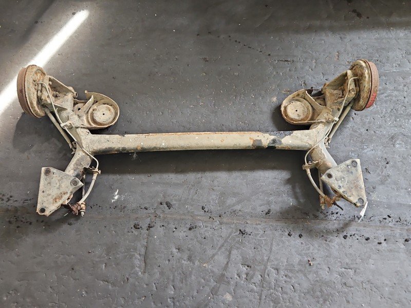 Tylna belka oś tył Fiat Panda II 1.1 wiel Tylna belka oś tył Fiat Panda II 1.1 wiel
