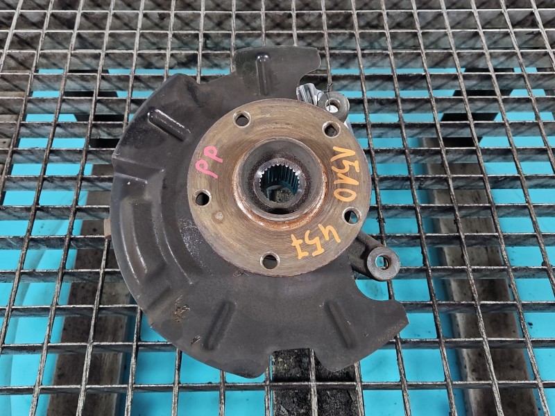 Zwrotnica prawa piasta przód 1.4 T Suzuki Sx4 S-Cross 13-21