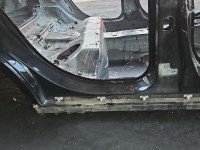 Próg prawy SŁUPEK ŚRODKOWY B Mercedes W205 sedan 4d czarny 197
