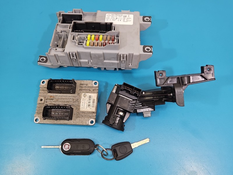 Komputer Sterownik silnika 51847330 Fiat Grande Punto 1.4 8V