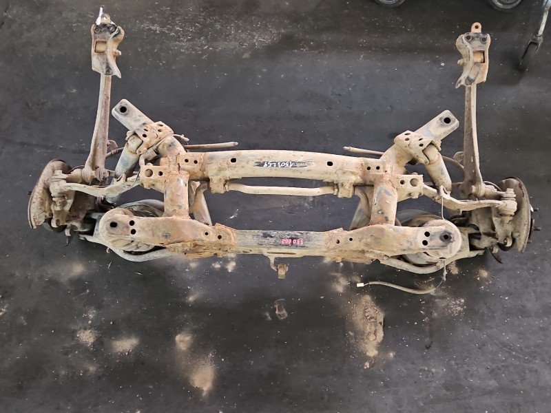 Tylna belka oś tył Toyota Rav4 III 05- 2.2 D-CAT (2AD) Tylna belka oś tył Toyota Rav4 III 05- 2.2 D-CAT (2AD)