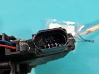 Zamek przód lewy 4B1837015G Audi A6 C5 EUROPA Producent części: Audi, 9pin