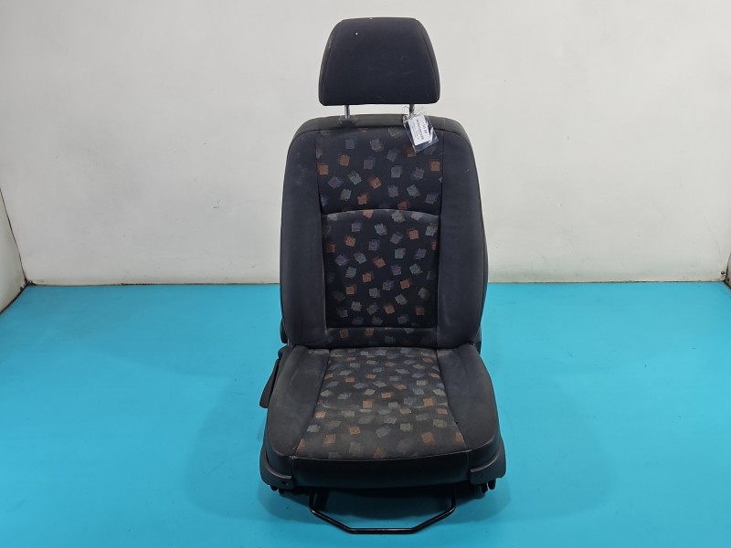 Fotel prawy przód pasażera Mercedes Vito W639 5d EUROPA