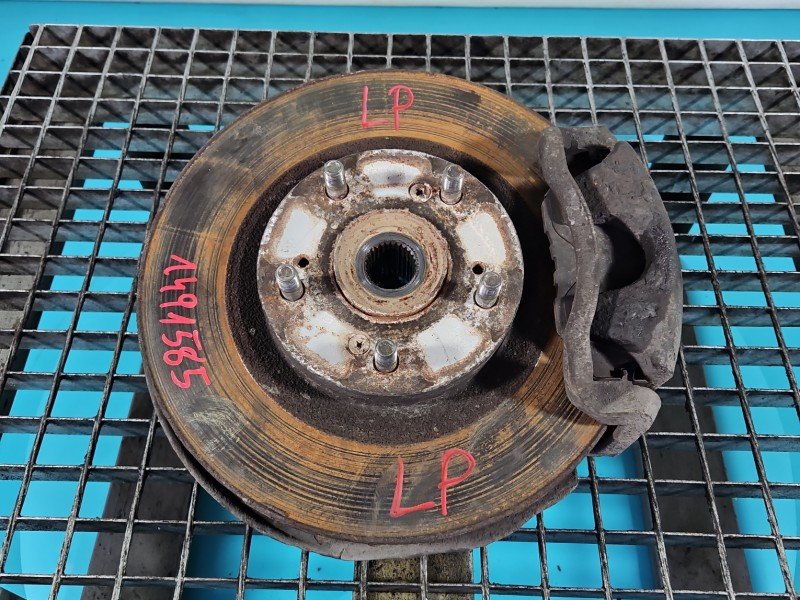 Zwrotnica lewa piasta przód 2.2 i-CTDi Honda CR-V II Zwrotnica lewa piasta przód 2.2 i-CTDi Honda CR-V II