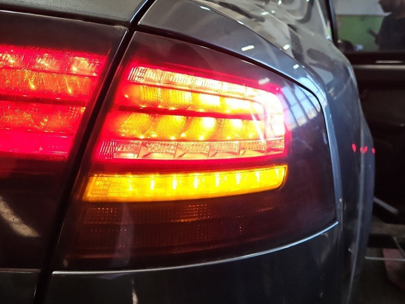 Lampa tył prawa Audi A8 D3 sedan