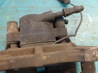 Zacisk przód lewy AUDI A4 B8 2.0 tdi (CAG)