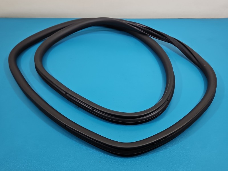 Uszczelka drzwi tył prawa Opel Grandland