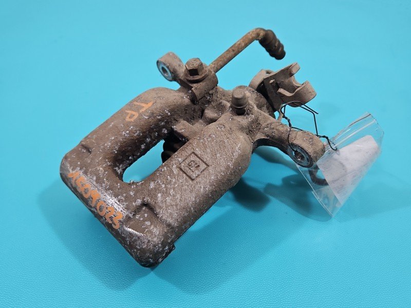 Zacisk tył prawy Opel Astra V K 1.5 cdti HB Zacisk tył prawy Opel Astra V K 1.5 cdti HB