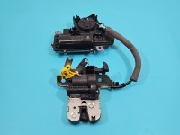 Zamek klapy tył 4M0827506D, 5TA827887A Skoda Superb III kombi 5+4pin wraz z dociągiem klapy