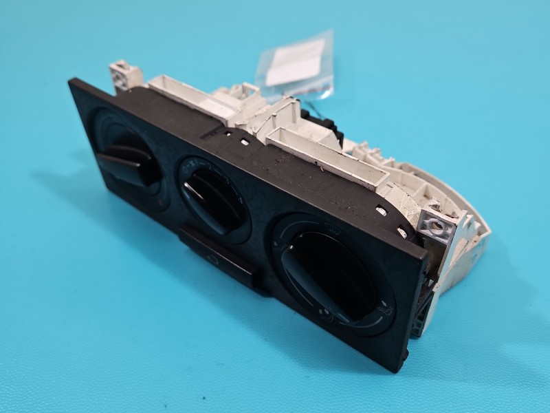 Konsola panel nawiewu Vw Golf IV 1J0819045F