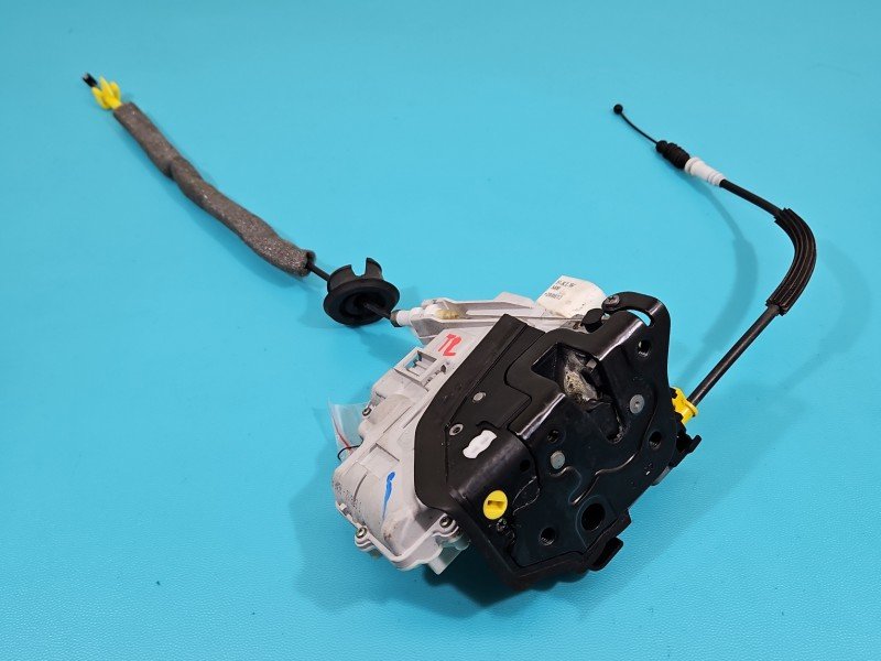 Zamek tył lewy 4G0839015 AUDI A6 C7 Zamek tył lewy 4G0839015 AUDI A6 C7