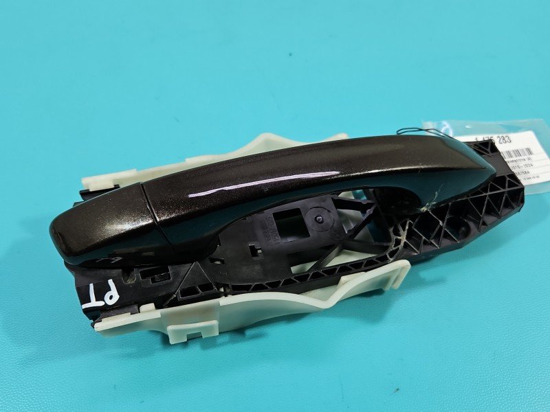 Klamka tył prawa zewnętrzna Skoda Superb III 7P6839885 Klamka tył prawa zewnętrzna Skoda Superb III 7P6839885