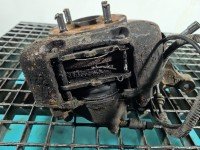 Zacisk przód prawy Kia Rio I 1.3 16v (A3E)