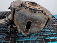 Zacisk przód prawy Audi A4 B6 2.0 20V
