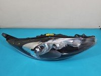 Reflektor prawy lampa przód Ford Fiesta Mk7 EUROPA