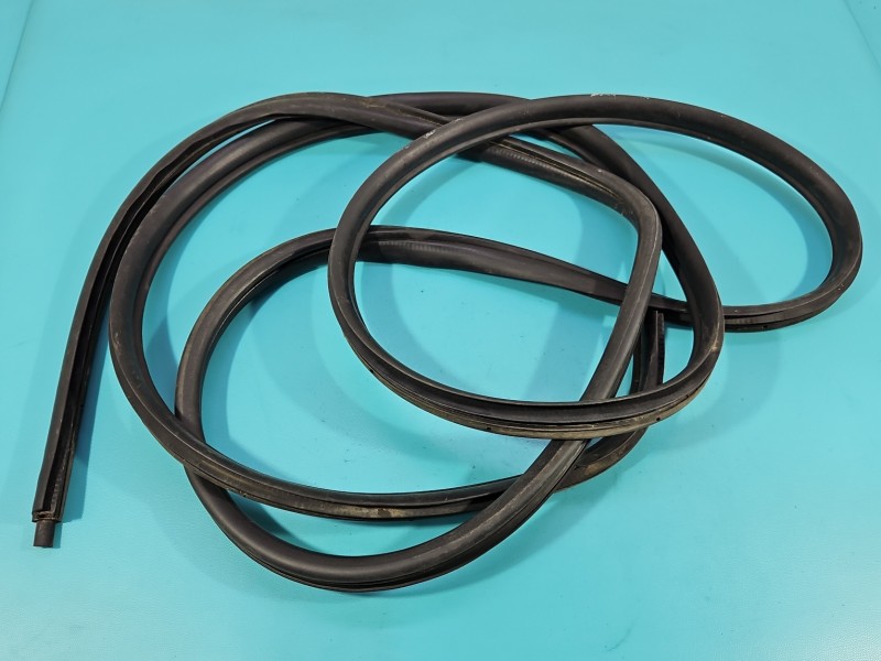 Uszczelka drzwi tył lewa hyundai H1 II