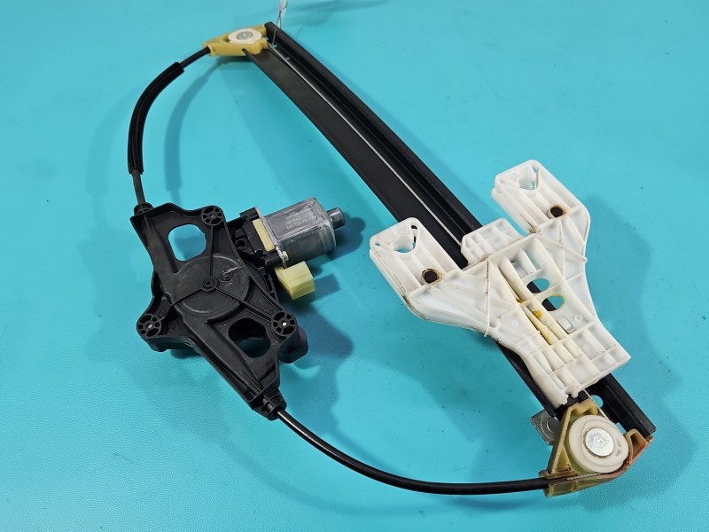 Podnośnik tył lewy SZYBY WINDA Audi A4 B9 8W0839461, 8W0959811 sedan