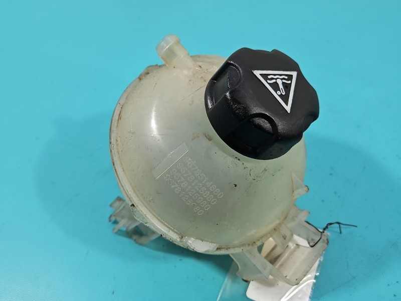 Zbiorniczek Zbiornik wyrównawczy Peugeot 308 II T9 1.2 12V