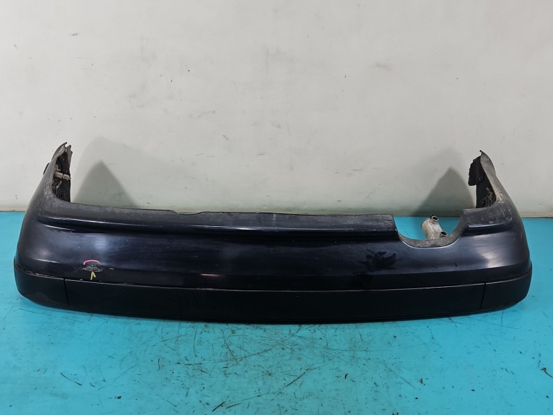 Zderzak tył Audi 80 B4 sedan