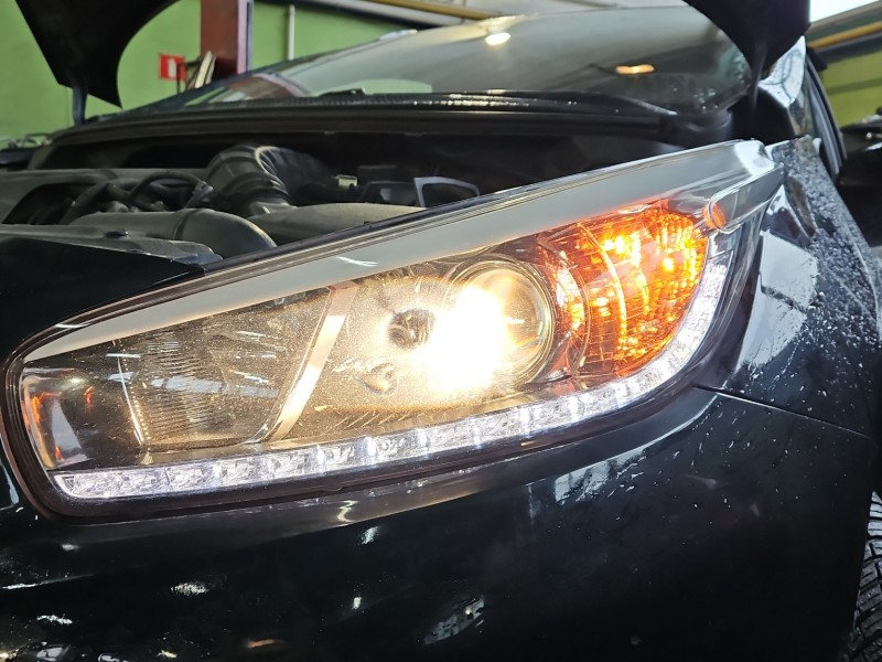 Reflektor lewy lampa przód Kia Ceed II 12-18 EUROPA 92101-A2220
