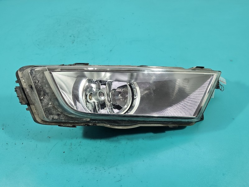 Halogen prawy Skoda Octavia III