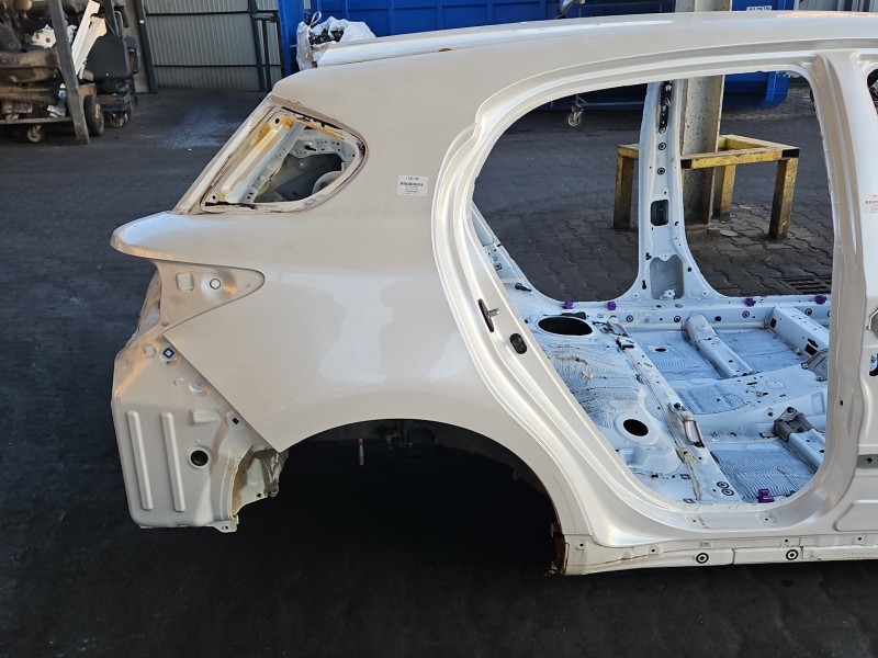 Błotnik tył prawy LEXUS CT 10-22 085 ćwiartka