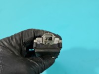 Zamek klapy tył Land rover Freelander I HB brak wtyczki, uszkodzona tuleja stabilizująca siłownik