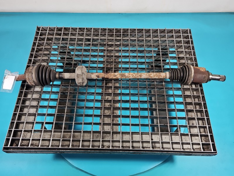 Półoś przód prawa Dacia Dokker 1.6 16V manual