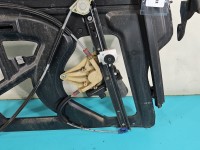 Podnośnik przód prawy Audi A3 8L Producent części: Audi, Europejska 8L4837754 5d HB