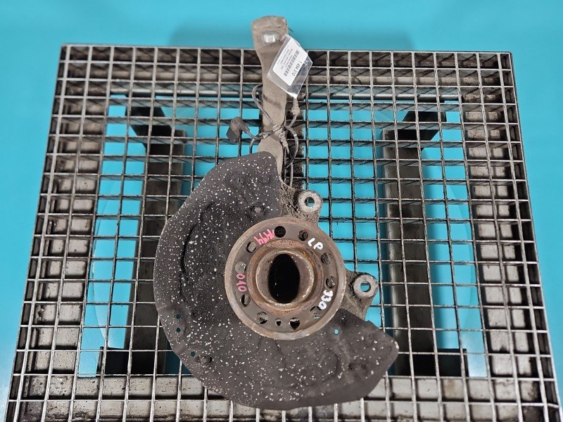 Zwrotnica lewa piasta przód 2.0 CDI Mercedes W213 Zwrotnica lewa piasta przód 2.0 CDI Mercedes W213