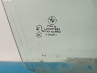 Szyba drzwi przód prawa pasażera BMW X5 F15 Producent części: BMW