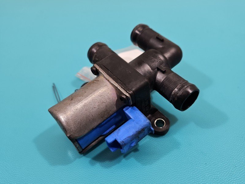 Zawór nagrzewnicy 212301538R Renault Twingo III 14-24 0.0 E-Tech Electric Zawór nagrzewnicy 212301538R Renault Twingo III 14-24 0.0 E-Tech Electric