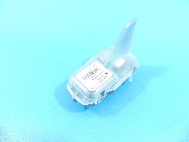 Antena Mercedes CLS II C218 W218 218 A2128201775 biały 799U DIAMOND WHITE - METALLIC PAINT