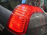Lampa tył prawa Peugeot, Uszkodzone jedno mocowanie trzymający wkład. Brak nr Peugeot 5008 HB