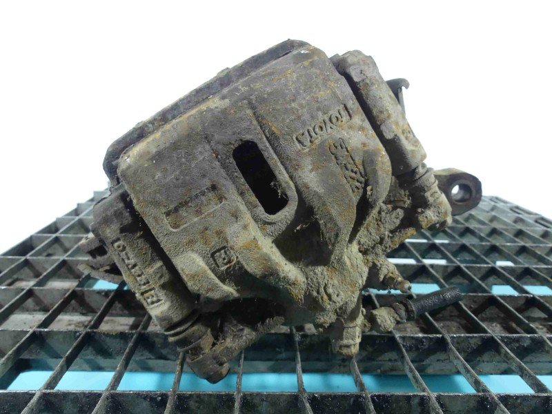 Zacisk przód prawy Toyota Corolla E10 1.4 16v