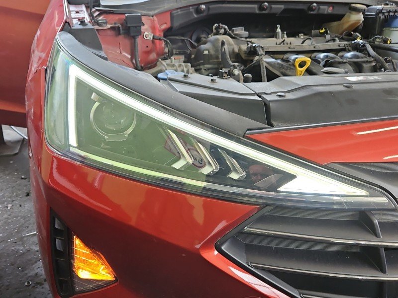 Reflektor prawy lampa przód Hyundai Elantra VI 15-20 EUROPA