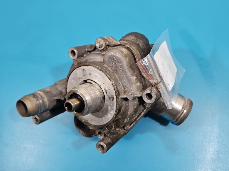 Pompa wody AUDI Q7 I 4L 4.2 TDI 057121111B, 079121014D, 057121011E