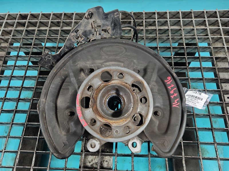 Piasta koła tył lewa zwrotnica łożysko Mercedes W205 2.0 16V Piasta koła tył lewa zwrotnica łożysko Mercedes W205 2.0 16V