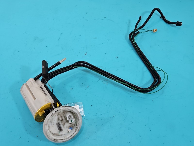 pompka Pompa paliwa Bmw e60 e61 2.0d 0580303043 Producent części: BMW, 6 PIN