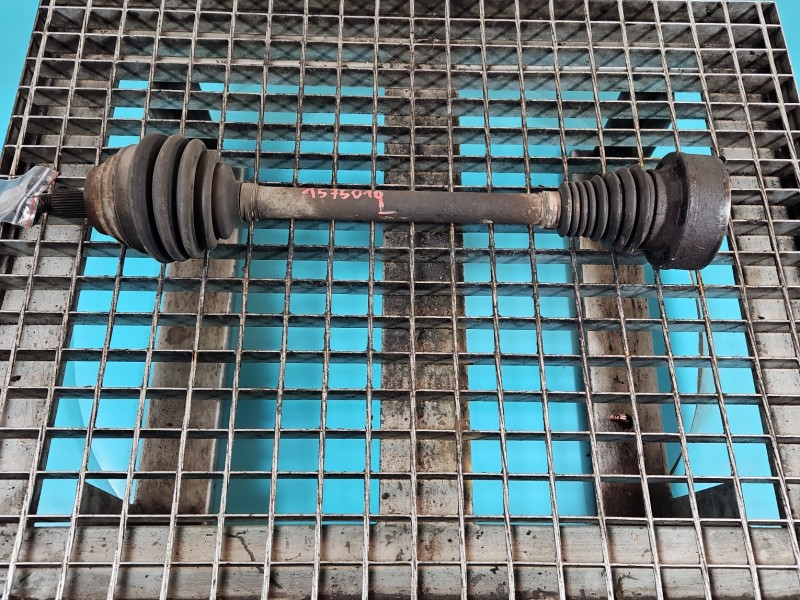 Półoś przód lewa Vw Golf V 1.6 FSI manual