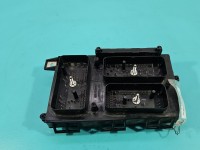 Skrzynka bezpieczników Opel Astra III H 13206754