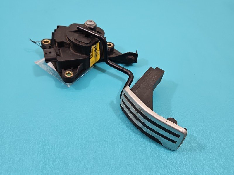 Pedał gazu potencjometr Nissan Qashqai I J10 06-13 1.5 dci (K9KLH) Pedał gazu potencjometr Nissan Qashqai I J10 06-13 1.5 dci (K9KLH)