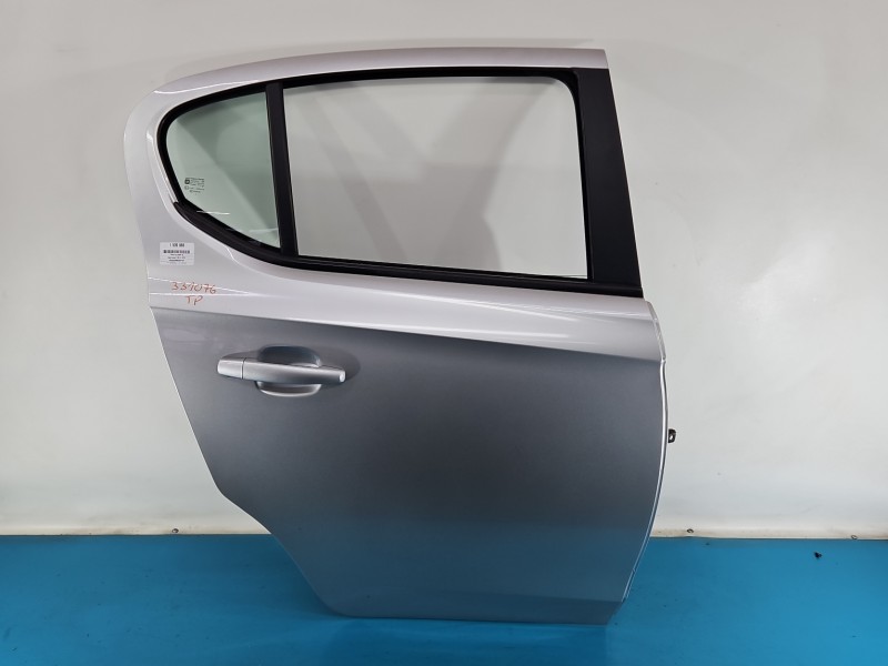 Drzwi tył prawe Opel Corsa E HB 5d srebrny z176