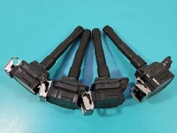 Cewka zapłonowa Audi A8 D2 058905105 4.2 V8 Producent części: Audi, Europejska, 4szt. Uszkodzona osłona gumowa na jednej cewce