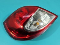 Lampa tył lewa Renault Clio III HB Przebarwienie hatchback Z LISTWĄ ŻARÓWKOWĄ EUROPA