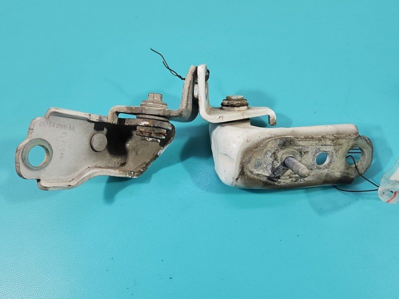 Zawias drzwi przód lewy Ford Mondeo Mk5 Zawias drzwi przód lewy Ford Mondeo Mk5